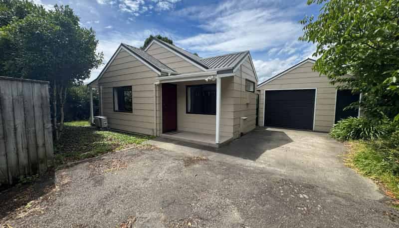 11a Thomson Street , West End