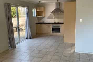 2/16A Kauri Glen Road, Northcote