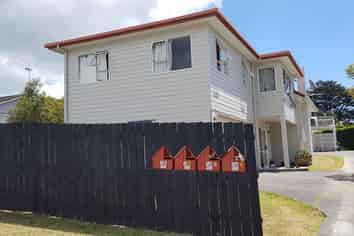 2/16A Kauri Glen Road, Northcote