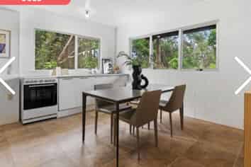 24 Noeleen Street, Glenfield