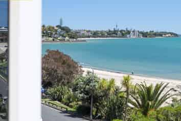 9 Cliff Road, St Heliers