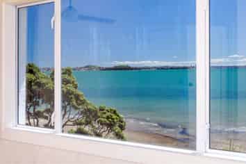 9 Cliff Road, St Heliers