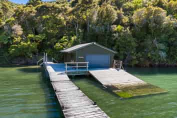 Lot 2, Karamu Bay, Lochmara Bay
