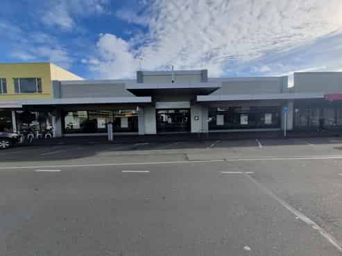 OFFICE, HOSPITALITY OR RETAIL - BEST LOCATION