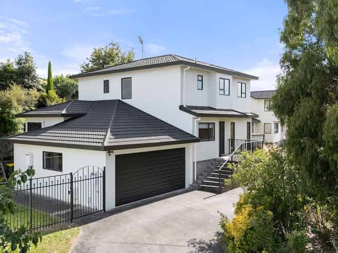 69 Joseph Banks Drive, Porirua