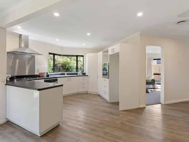 69 Joseph Banks Drive, Porirua