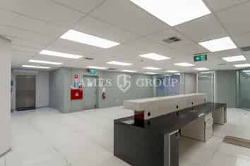 PRIME LOCATION WITH EXCELLENT STREET VISIBILITY