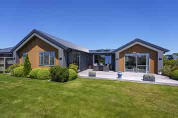 12 Polar Lane, Lincoln