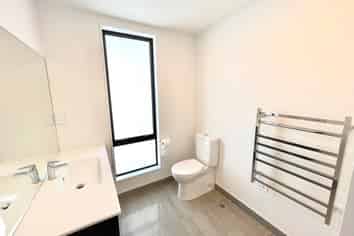 4/210 Karori Road, Karori