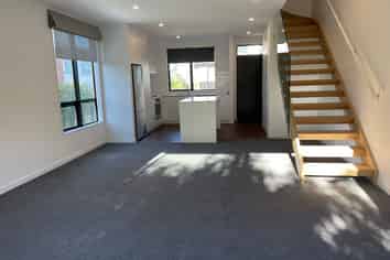 4/210 Karori Road, Karori