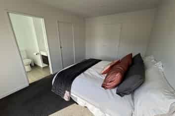 4/210 Karori Road, Karori