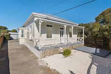 Auckland - Address withheld