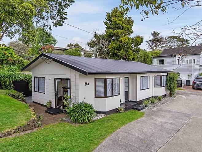 9A Pine Avenue, Henderson