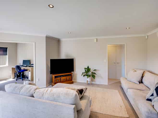 17 Blythfield Place, Taradale