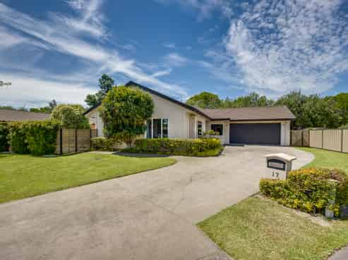 17 Blythfield Place, Taradale