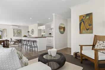 263 Lakes Boulevard , Pyes Pa