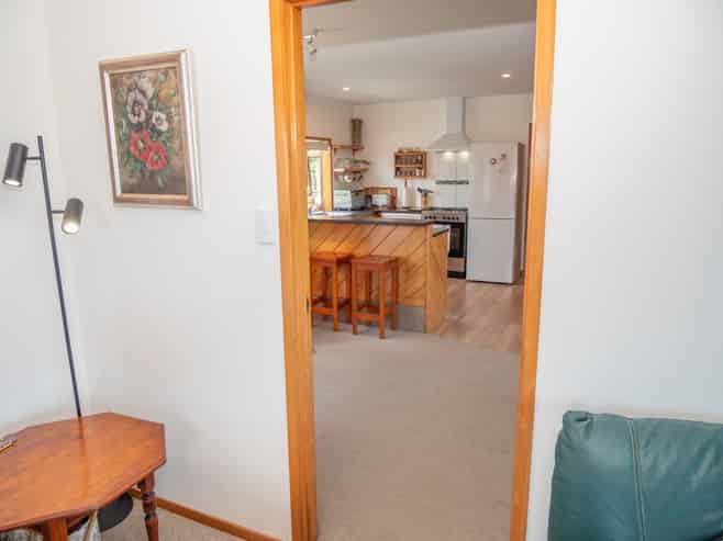 24 Bay View Road, Cable Bay