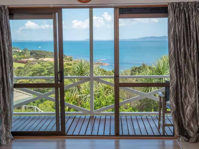 24 Bay View Road, Cable Bay