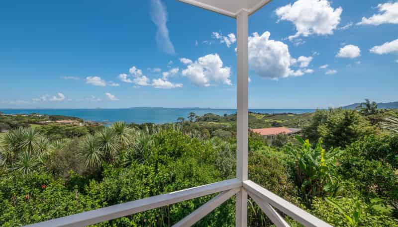 24 Bay View Road, Cable Bay