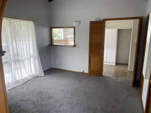 52 California Drive, Totara Park