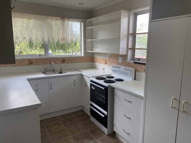 52 California Drive, Totara Park