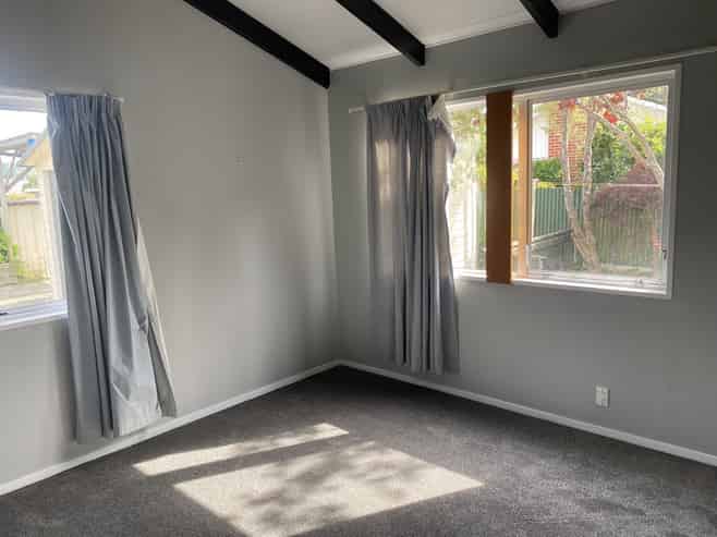 52 California Drive, Totara Park