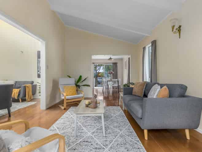 1 Cassley Crescent, Papakowhai