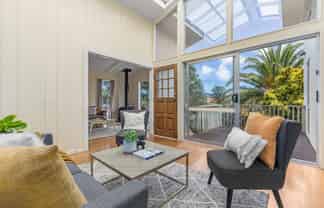 1 Cassley Crescent, Papakowhai