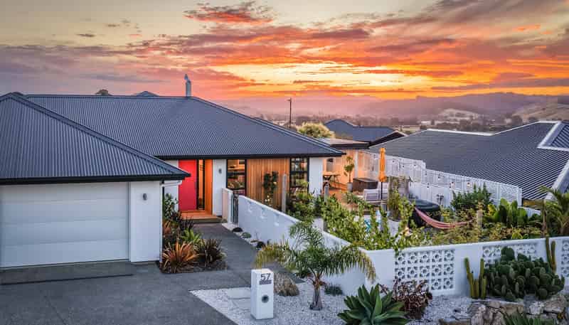 57 Katania Heights, Brightwater