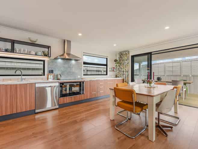 57 Katania Heights, Brightwater