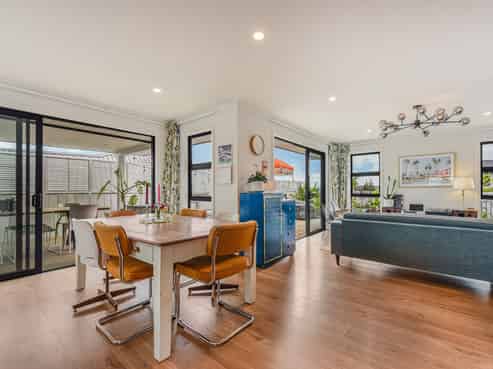 57 Katania Heights, Brightwater