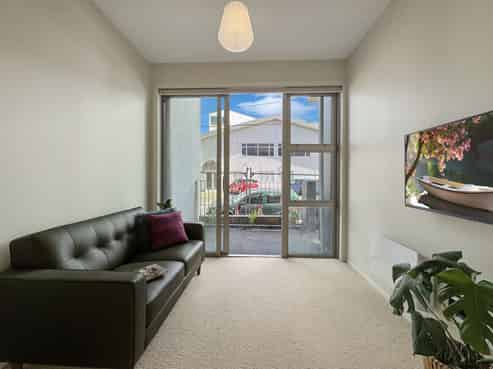 G02A/2 Campbell Terrace, Petone