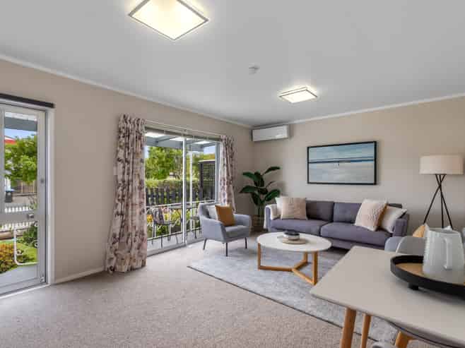 17 Newcastle Terrace, Mount Albert