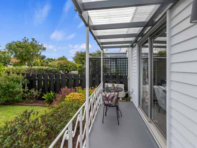 17 Newcastle Terrace, Mount Albert