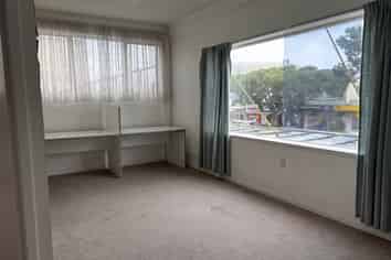 100M² UPSTAIRS OFFICE FOR LEASE
