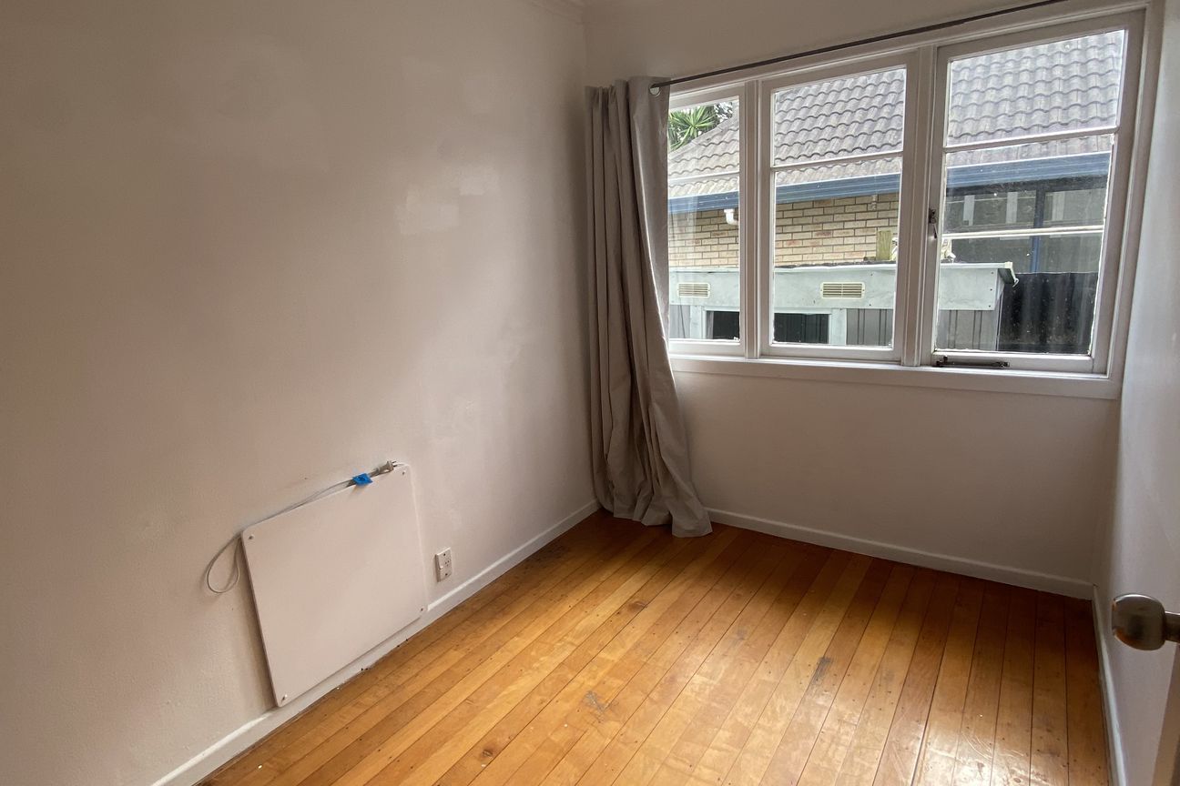 Charming 3-Bedroom Home with Garage & Extra Storage - Mehr