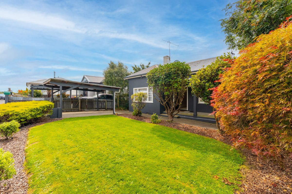 Family Home in a Central Location, Seaview