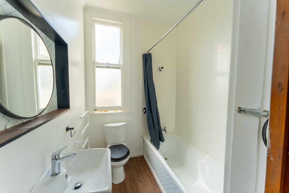 Family Home in a Central Location – pohled 3