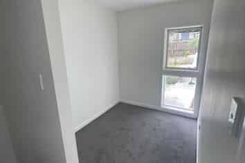 2/7a Clayburn Road, Glen Eden