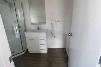 2/7a Clayburn Road, Glen Eden