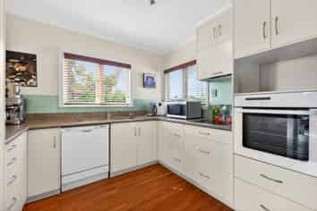 16 Duke Avenue, Pukekohe