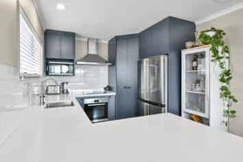 11a Logan Place, Waiuku