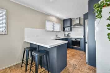 11a Logan Place, Waiuku