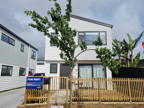 29 Crown Crescent, Otara