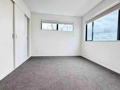 29 Crown Crescent, Otara