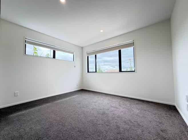 29 Crown Crescent, Otara