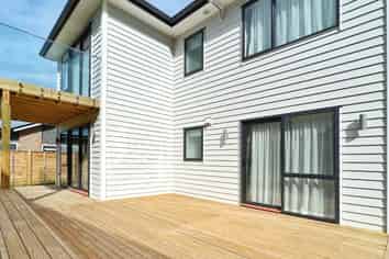 98 Taikura Ave, Red Beach