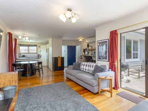 83 Watt Street, Featherston