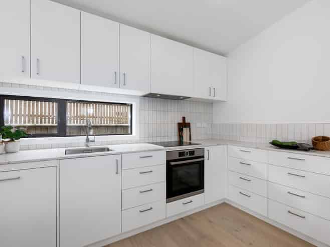 6/323 Riverside Drive, Waterloo