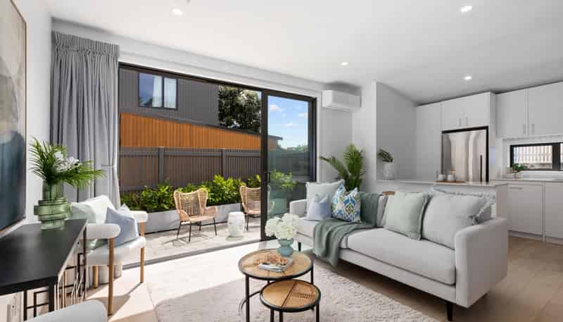 6/323 Riverside Drive, Waterloo